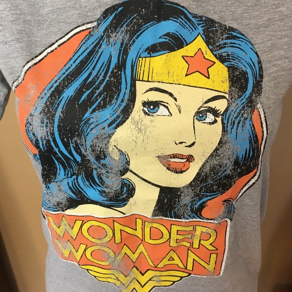 DC Comics Wonder Woman T-Shirt - Picture 2 of 4